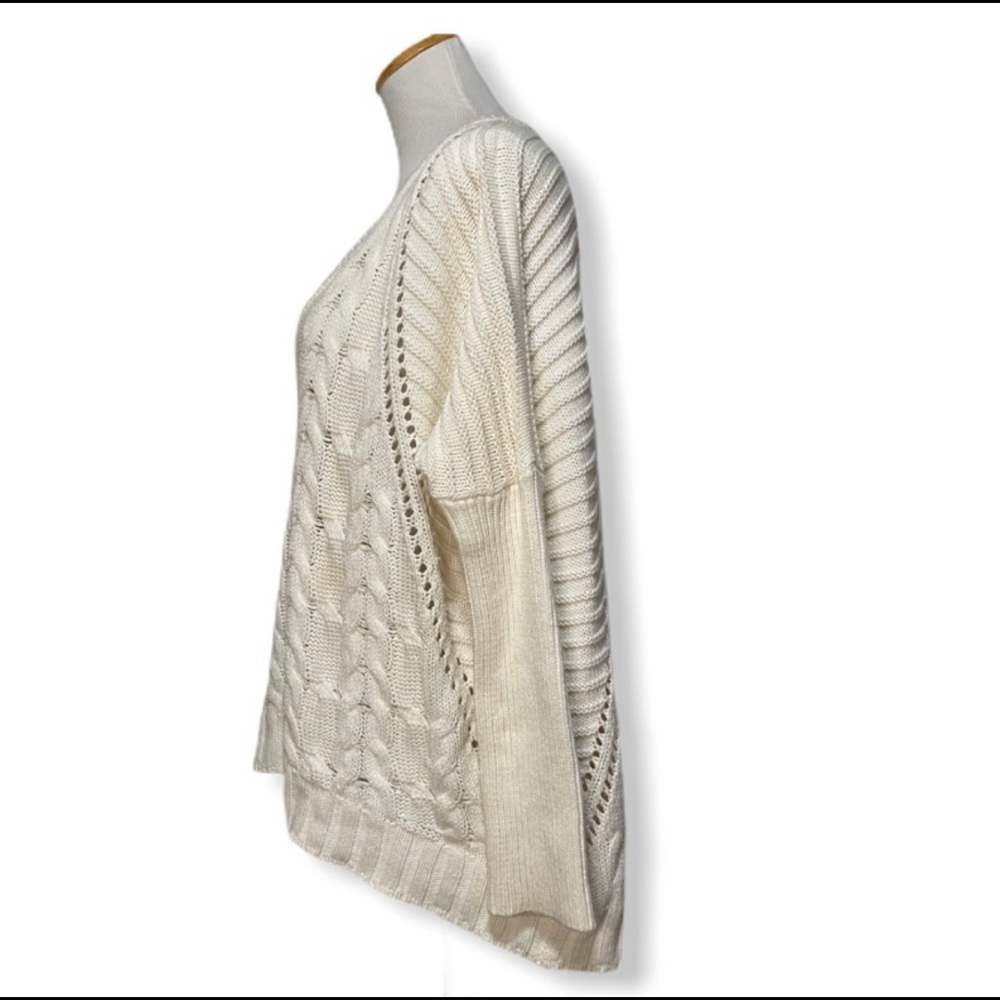Express Oversized Chunky Boxy V Neck Sweater M